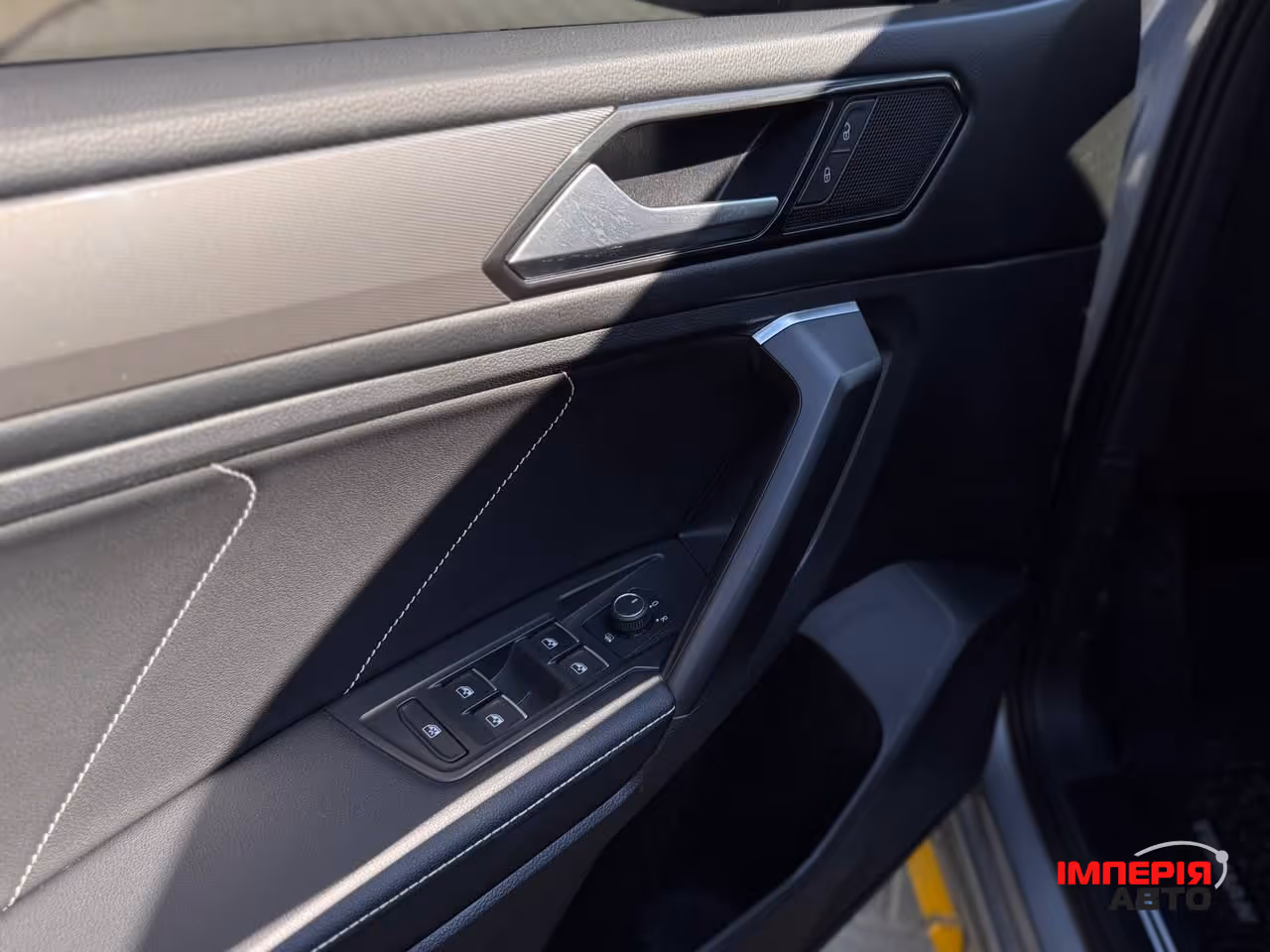 Volkswagen Tiguan - фото 5