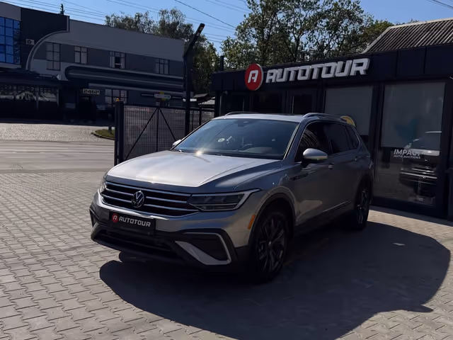 Volkswagen Tiguan - фото 2