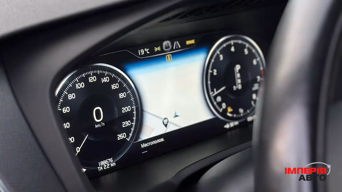 Volvo XC90 - фото 6