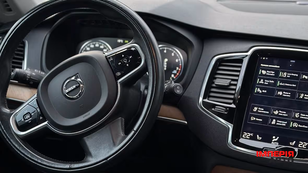Volvo XC90 - фото 12