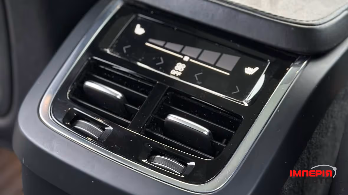 Volvo XC90 - фото 11