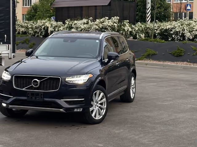 Volvo XC90 - фото 3