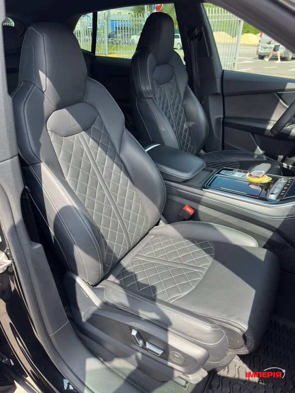 Audi Q8 - фото 14