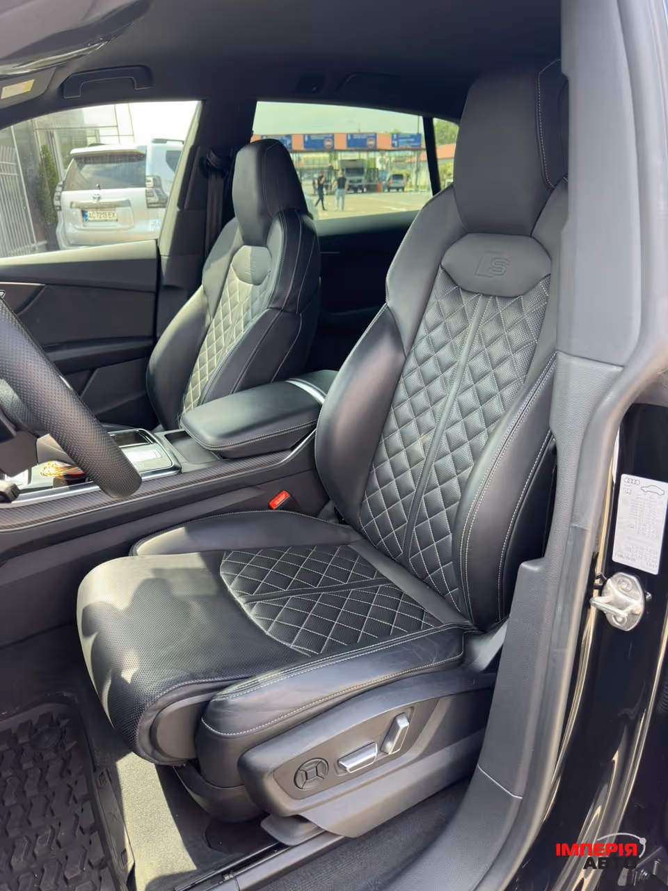 Audi Q8 - фото 9