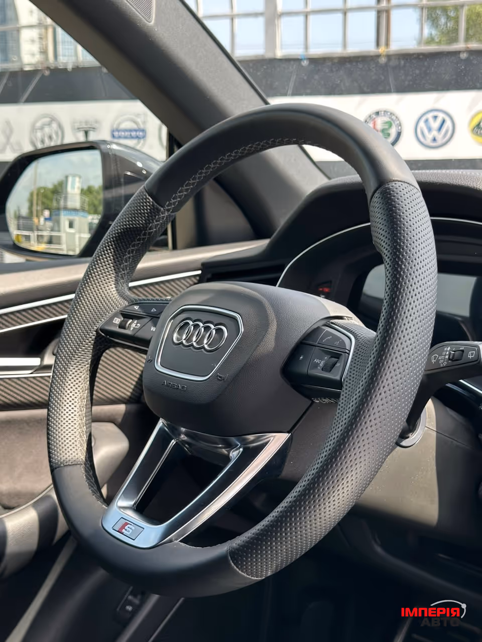 Audi Q8 - фото 16