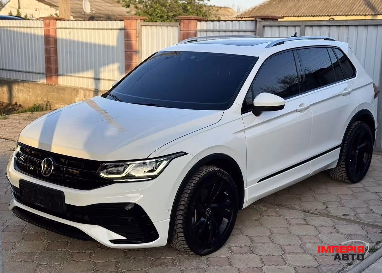 Volkswagen Tiguan - фото 8
