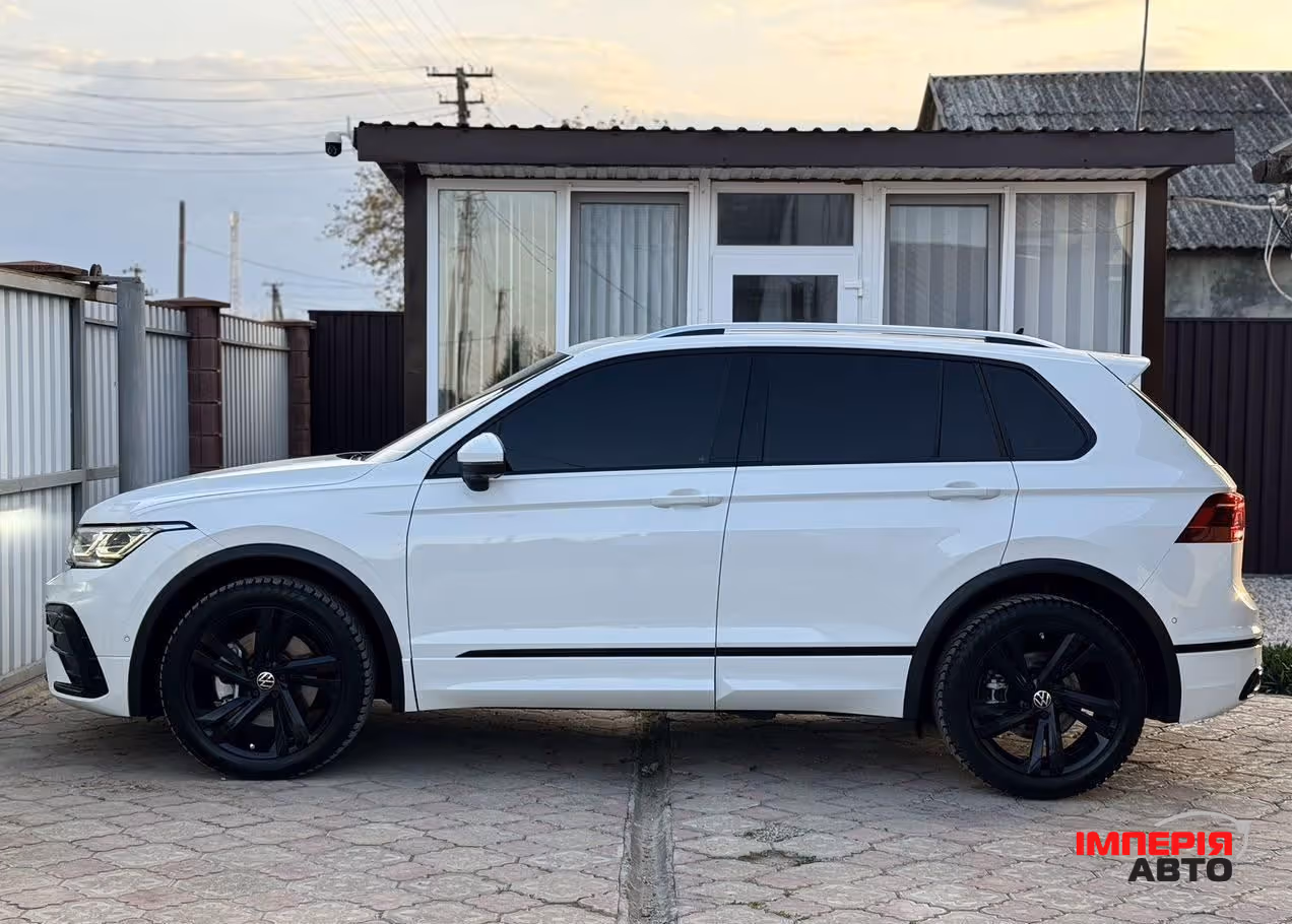 Volkswagen Tiguan - фото 9