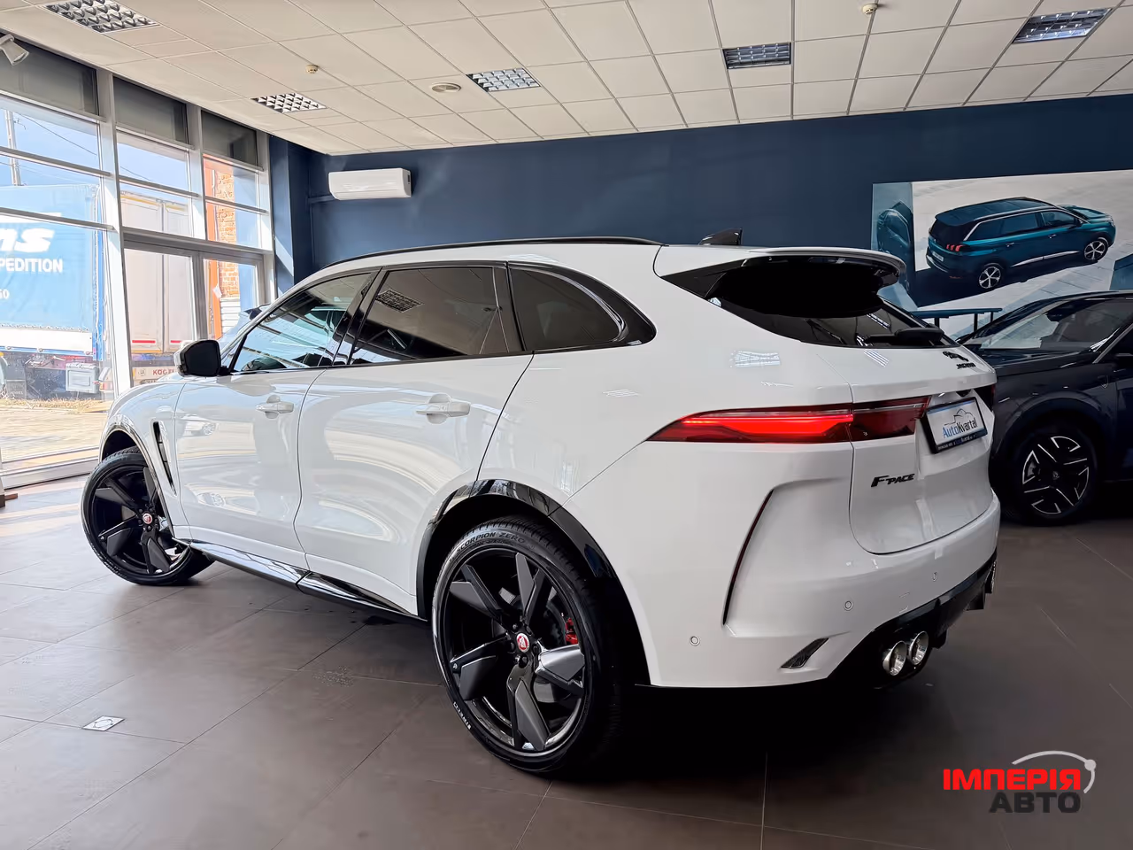 Jaguar F-Pace - фото 6