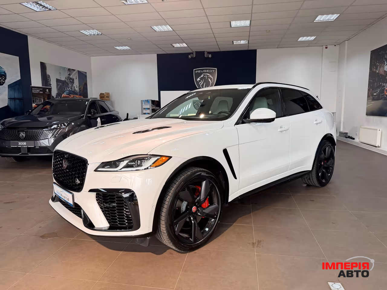 Jaguar F-Pace - фото 4