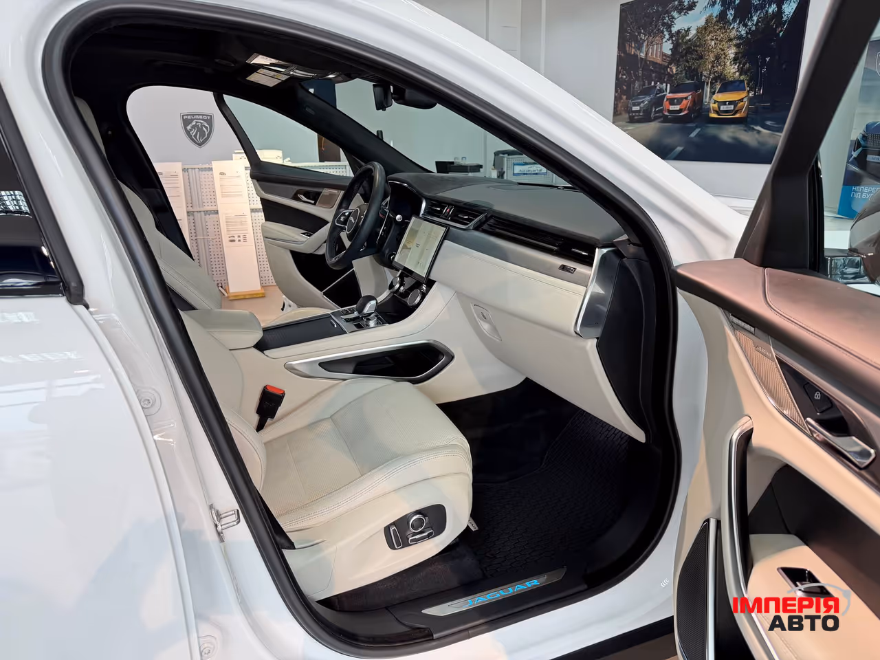 Jaguar F-Pace - фото 39