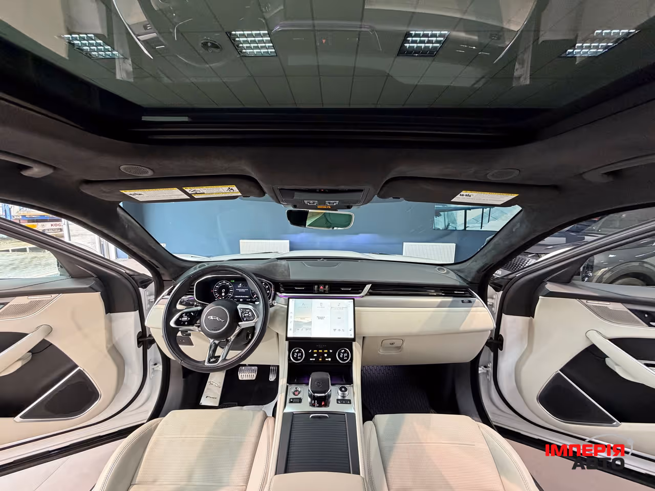 Jaguar F-Pace - фото 18
