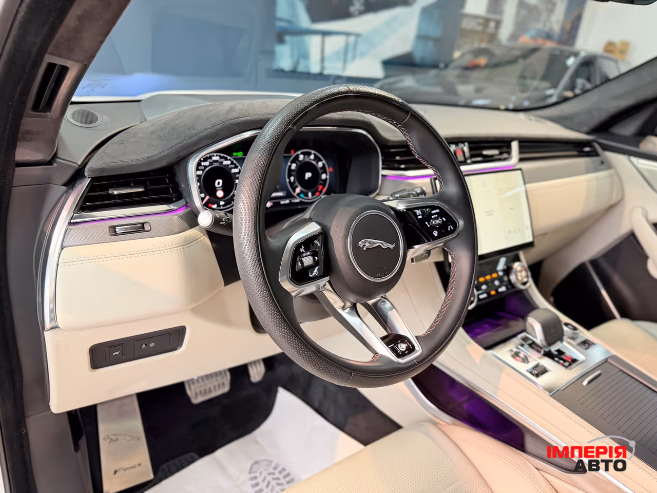 Jaguar F-Pace - фото 16