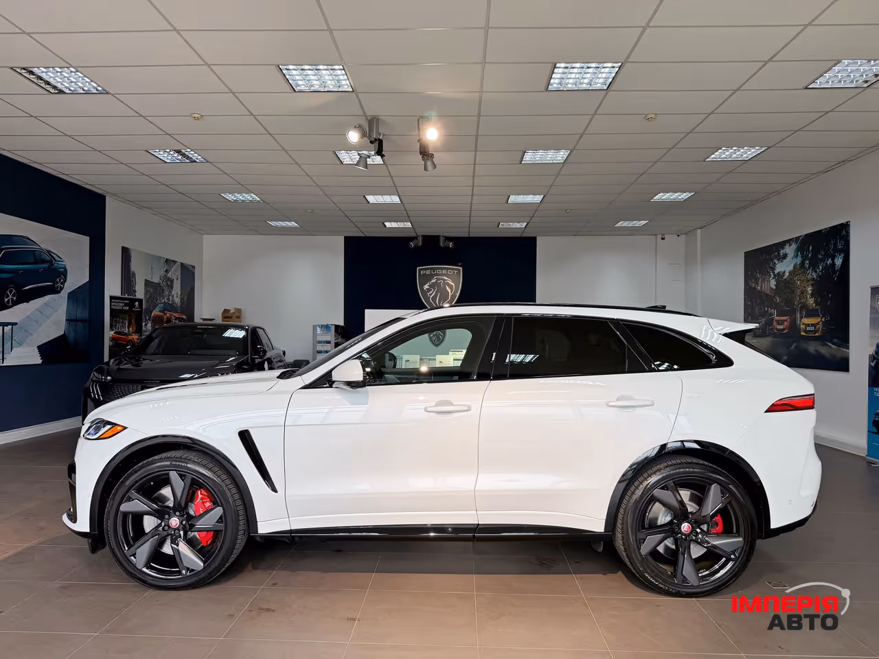 Jaguar F-Pace - фото 5
