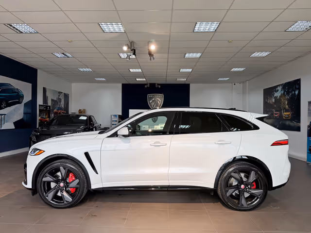 Jaguar F-Pace - фото 5