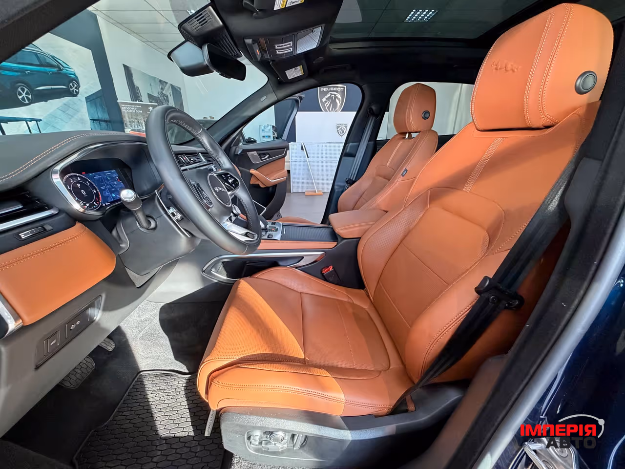 Jaguar F-Pace - фото 16