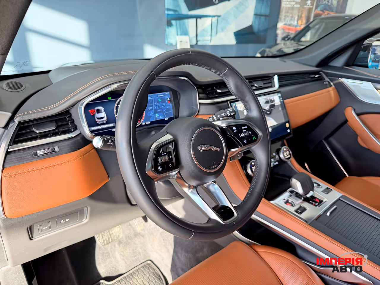 Jaguar F-Pace - фото 15