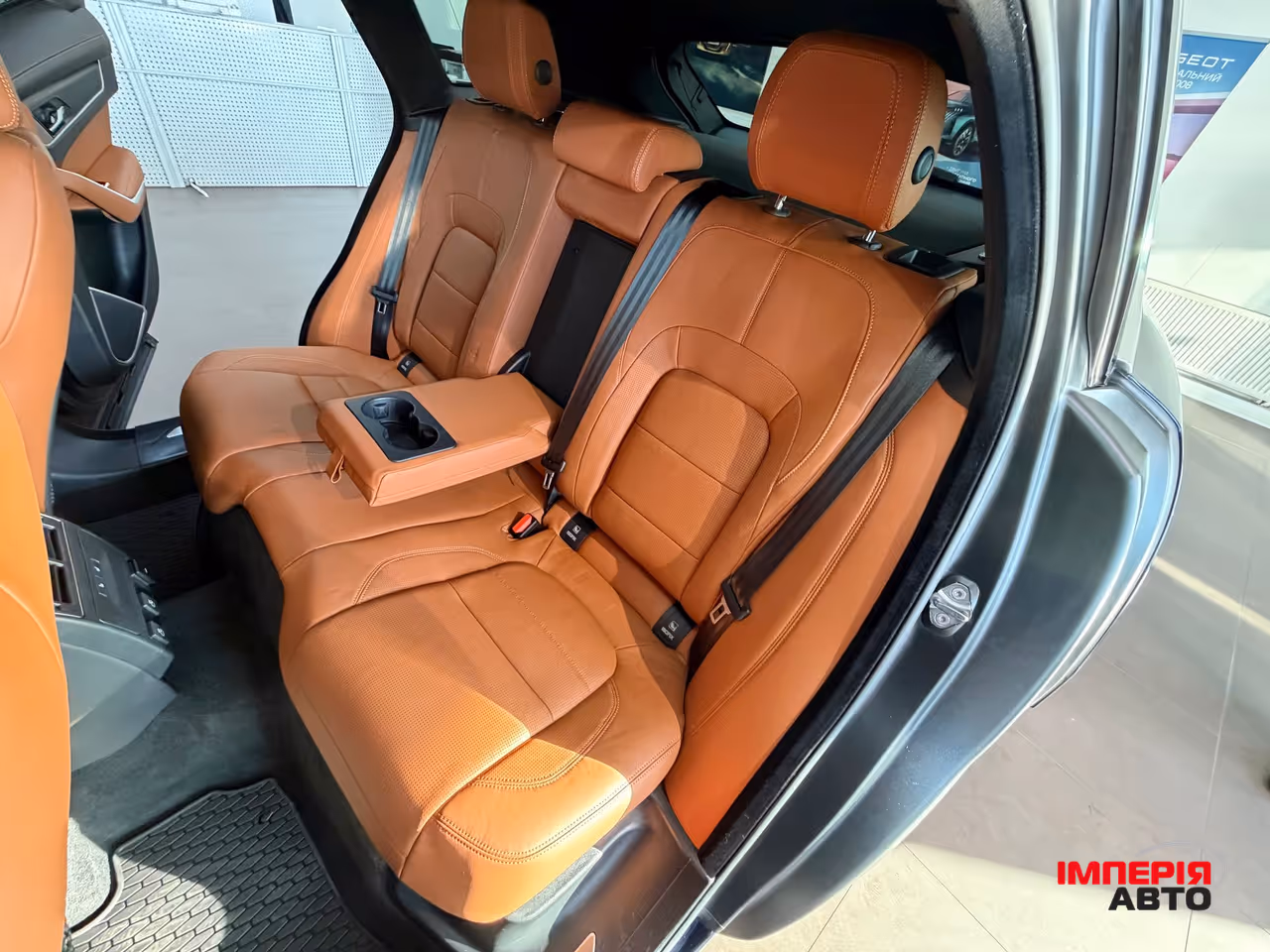 Jaguar F-Pace - фото 51