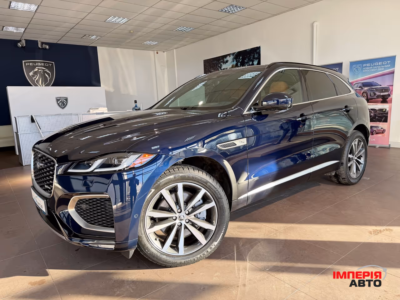 Jaguar F-Pace - фото 4