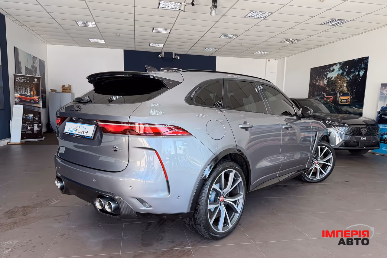 Jaguar F-Pace - фото 10