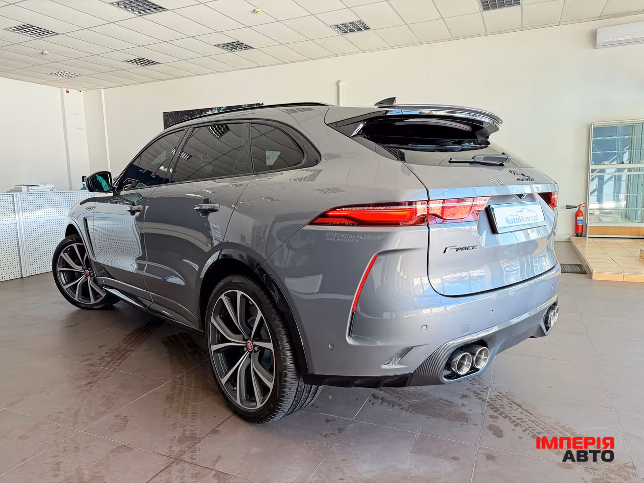 Jaguar F-Pace - фото 6