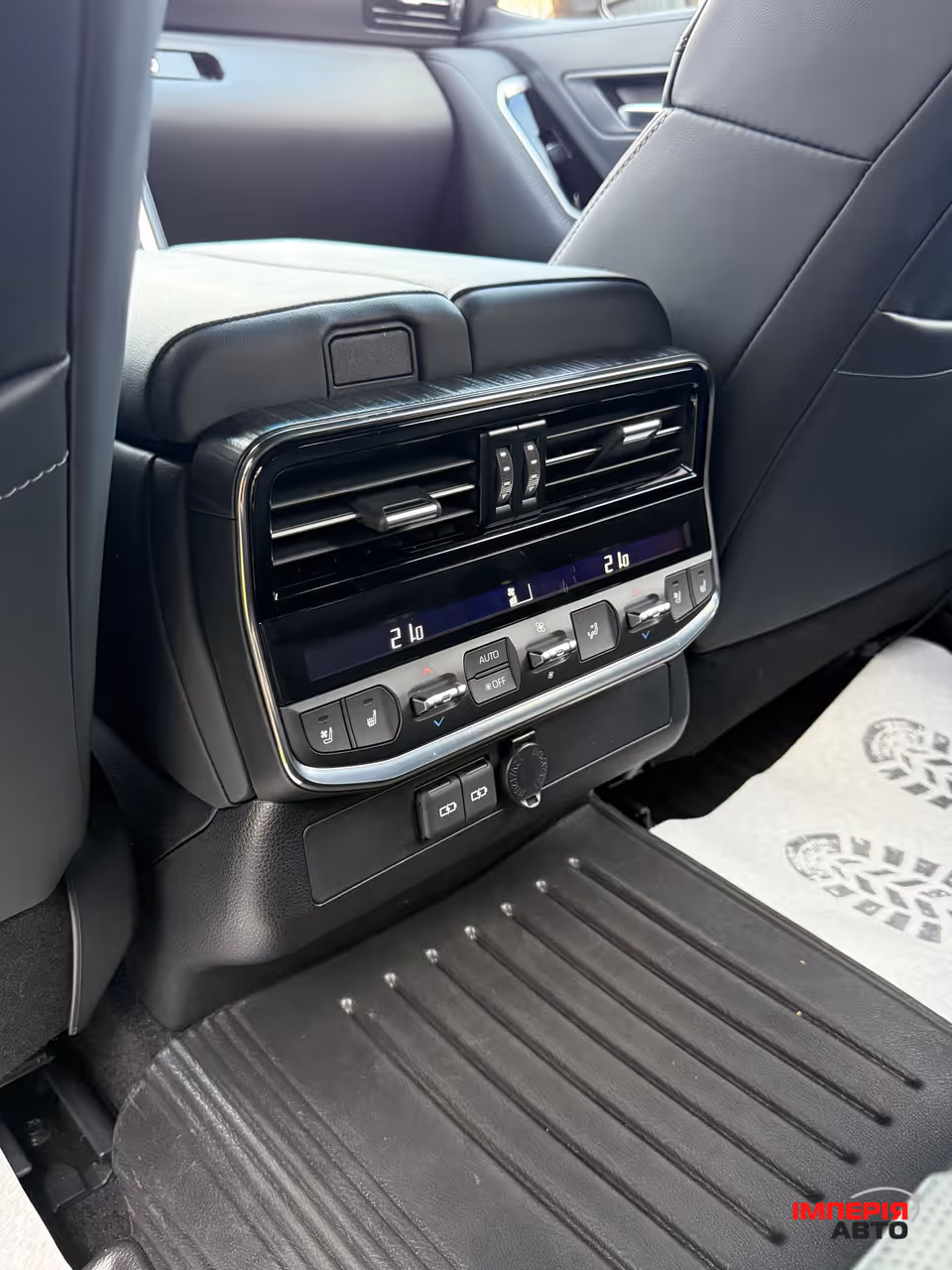 Toyota Land Cruiser - фото 19