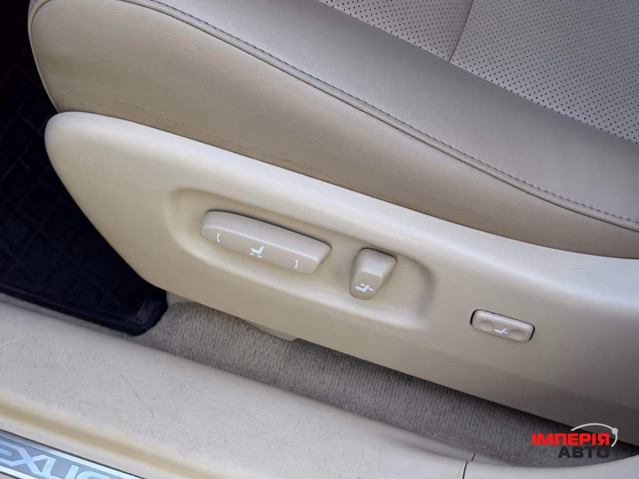 Lexus RX - фото 41