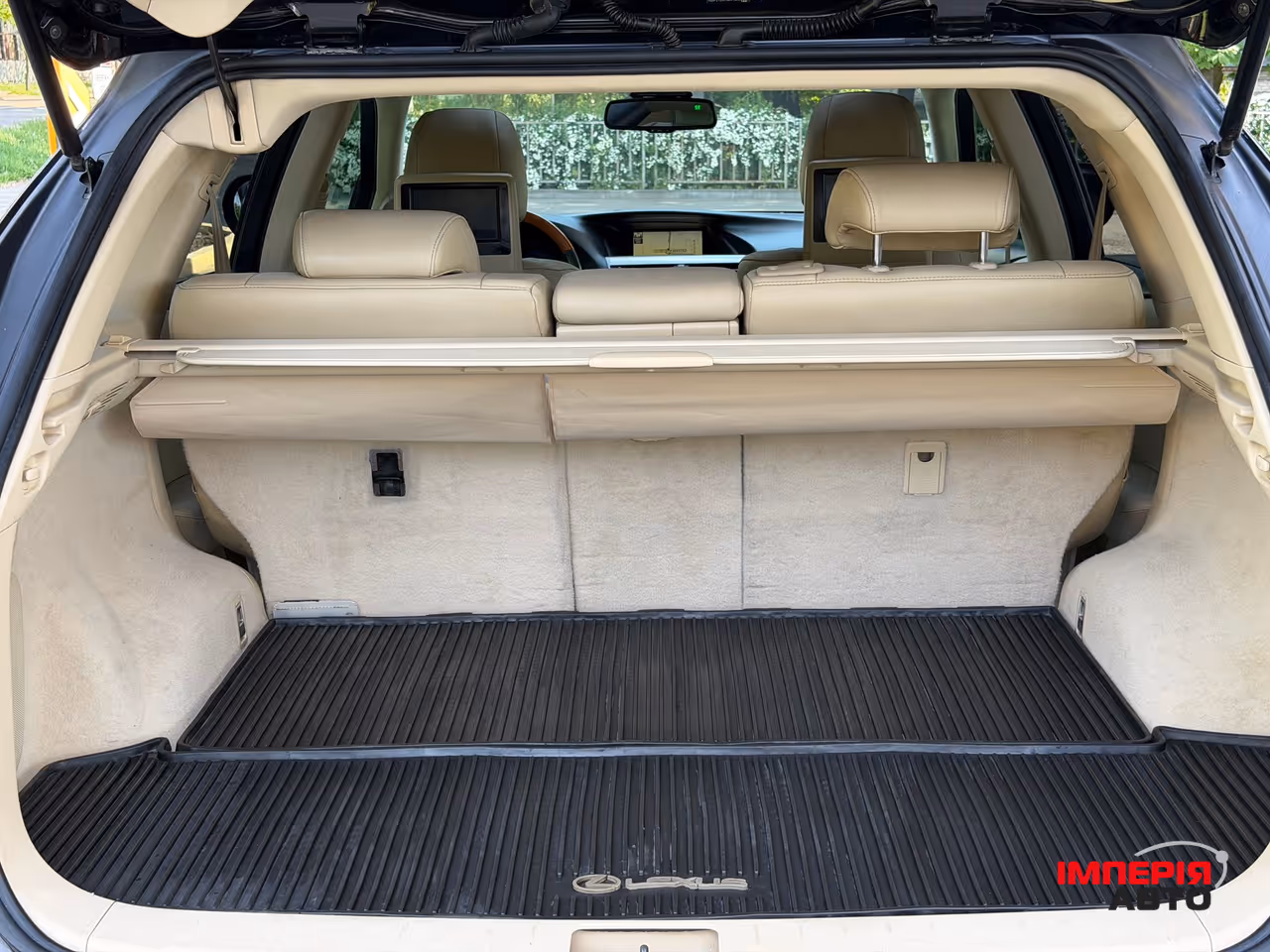 Lexus RX - фото 12
