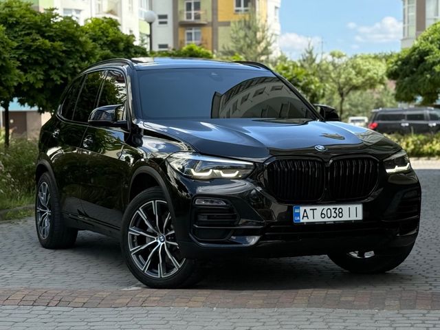 BMW X5 - фото 1