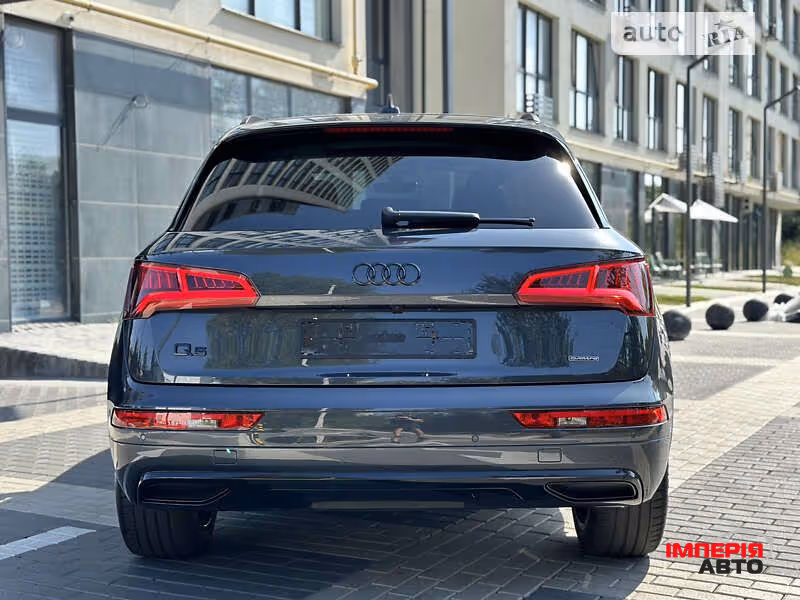 Audi Q5 - фото 8