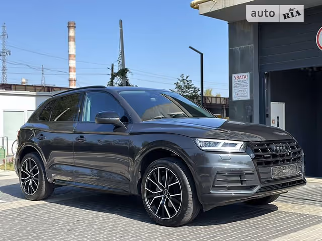 Audi Q5 - фото 1