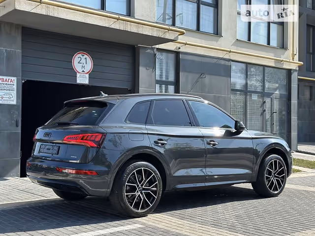 Audi Q5 - фото 3