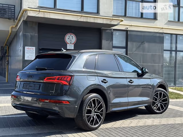Audi Q5 - фото 5