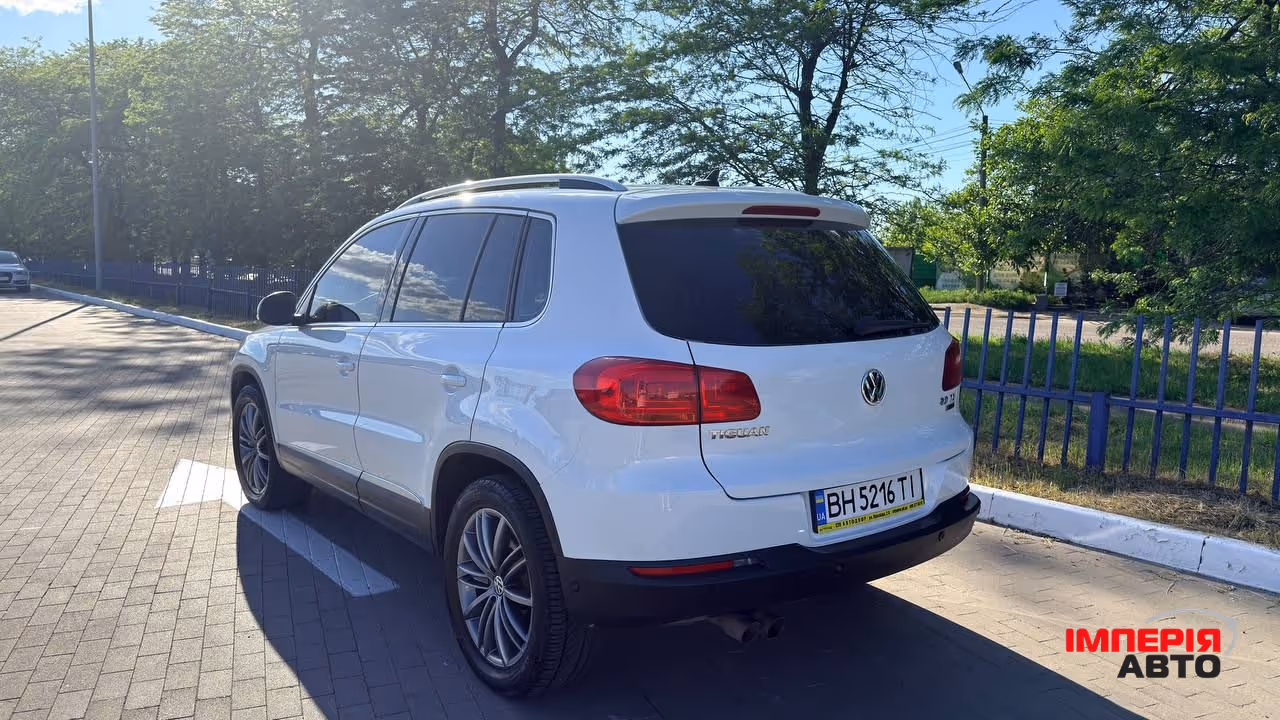 Volkswagen Tiguan - фото 4