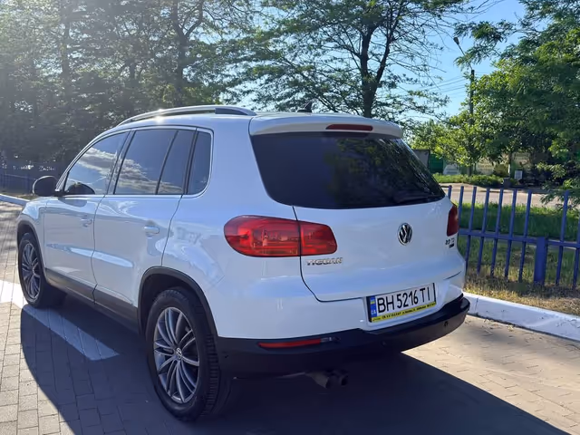 Volkswagen Tiguan - фото 4