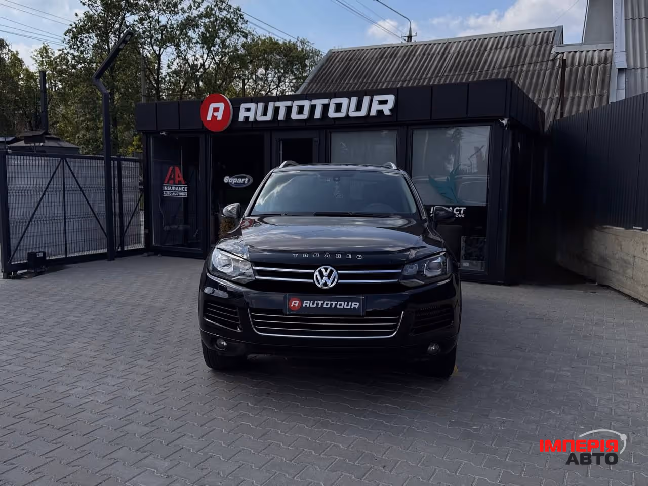 Volkswagen Touareg - фото 2