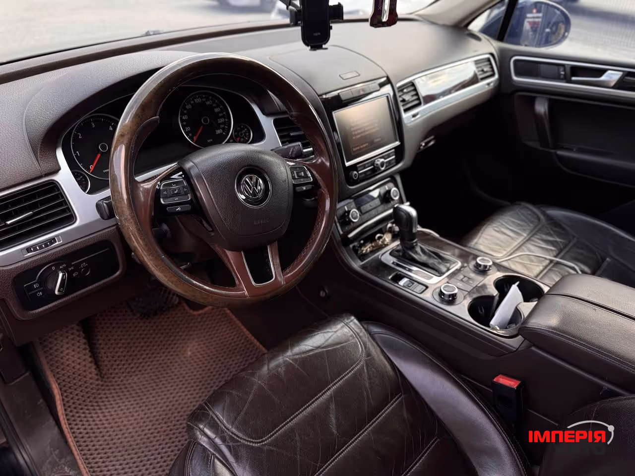 Volkswagen Touareg - фото 7