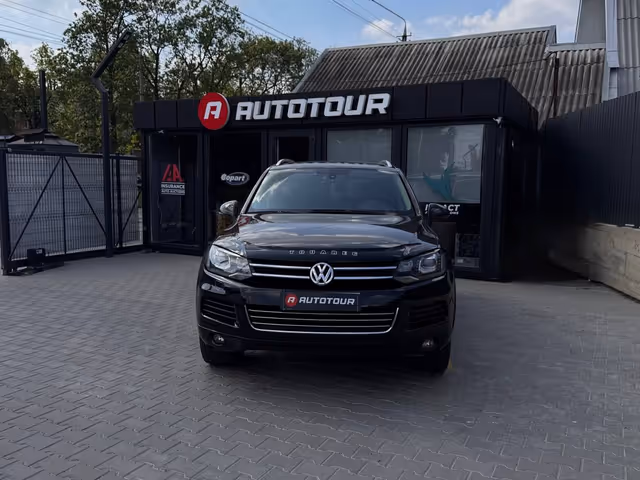 Volkswagen Touareg - фото 2