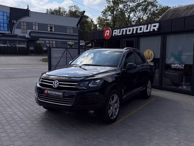 Volkswagen Touareg - фото 1