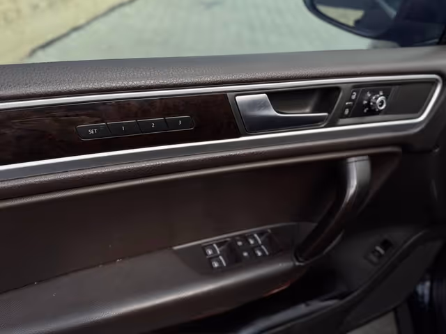 Volkswagen Touareg - фото 5