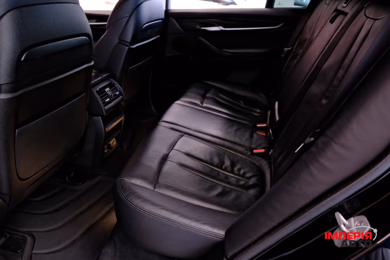 BMW X5 - фото 8