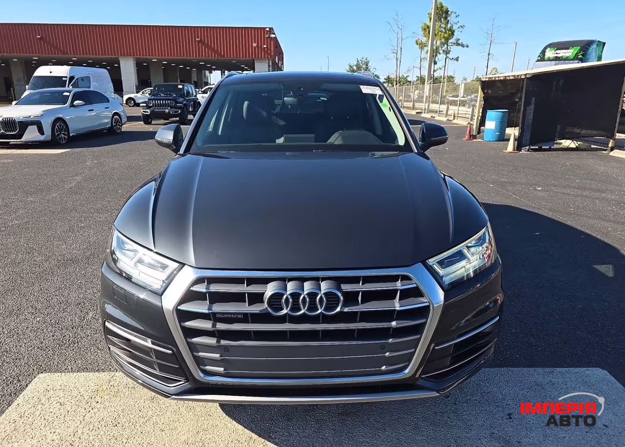 Audi Q5 - фото 1