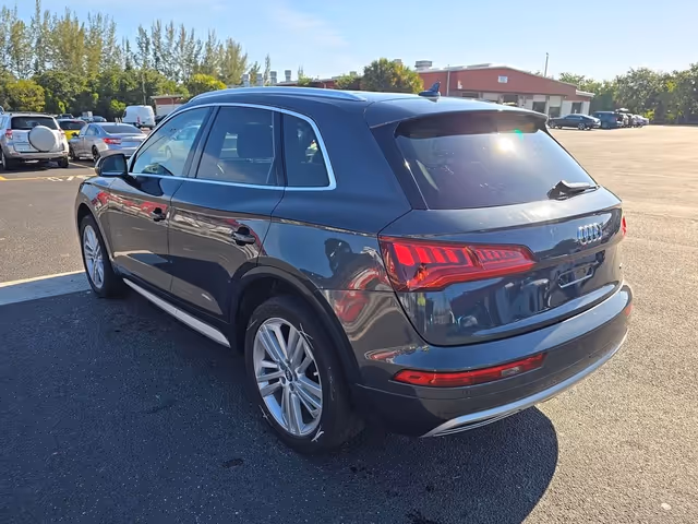 Audi Q5 - фото 2
