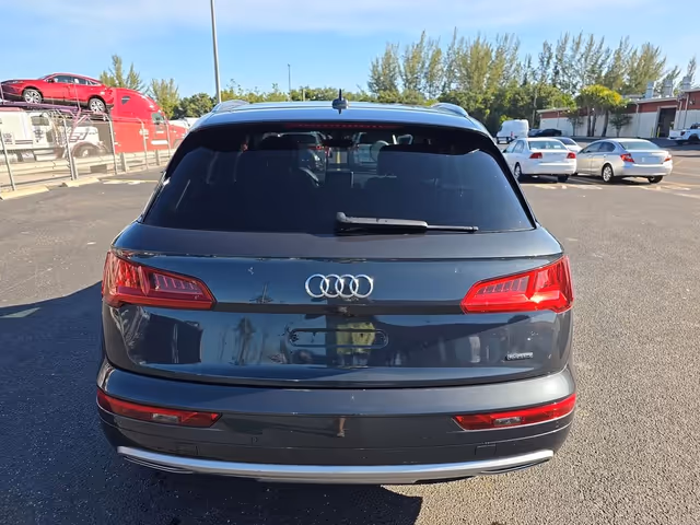 Audi Q5 - фото 4