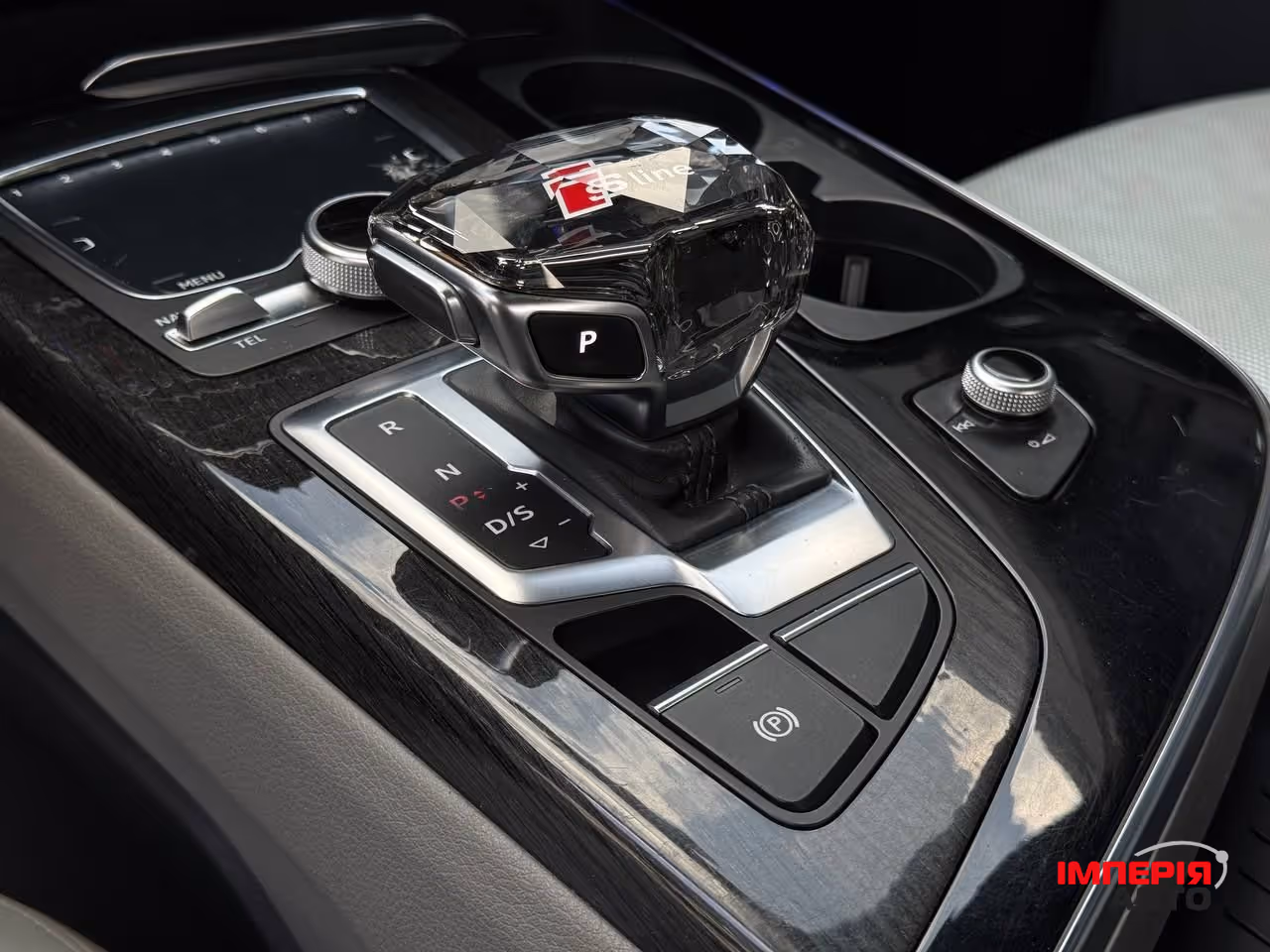 Audi Q7 - фото 42