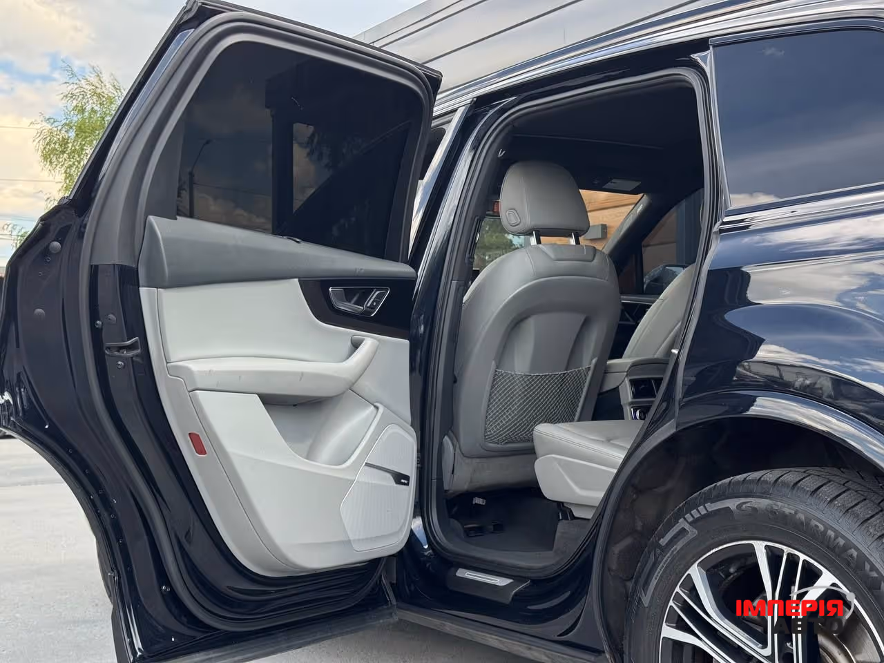 Audi Q7 - фото 60