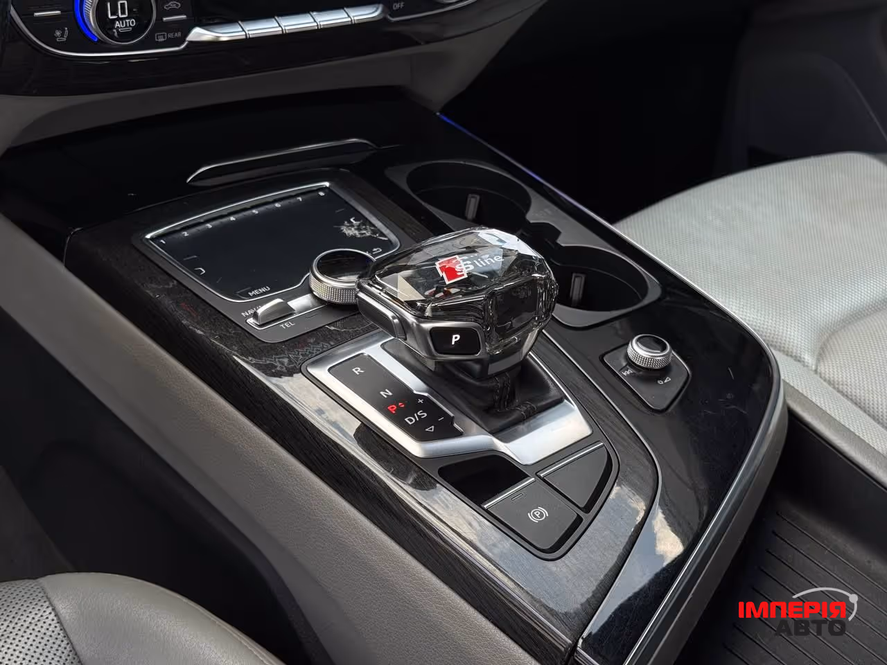 Audi Q7 - фото 40