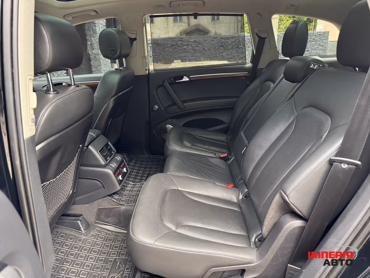 Audi Q7 - фото 10