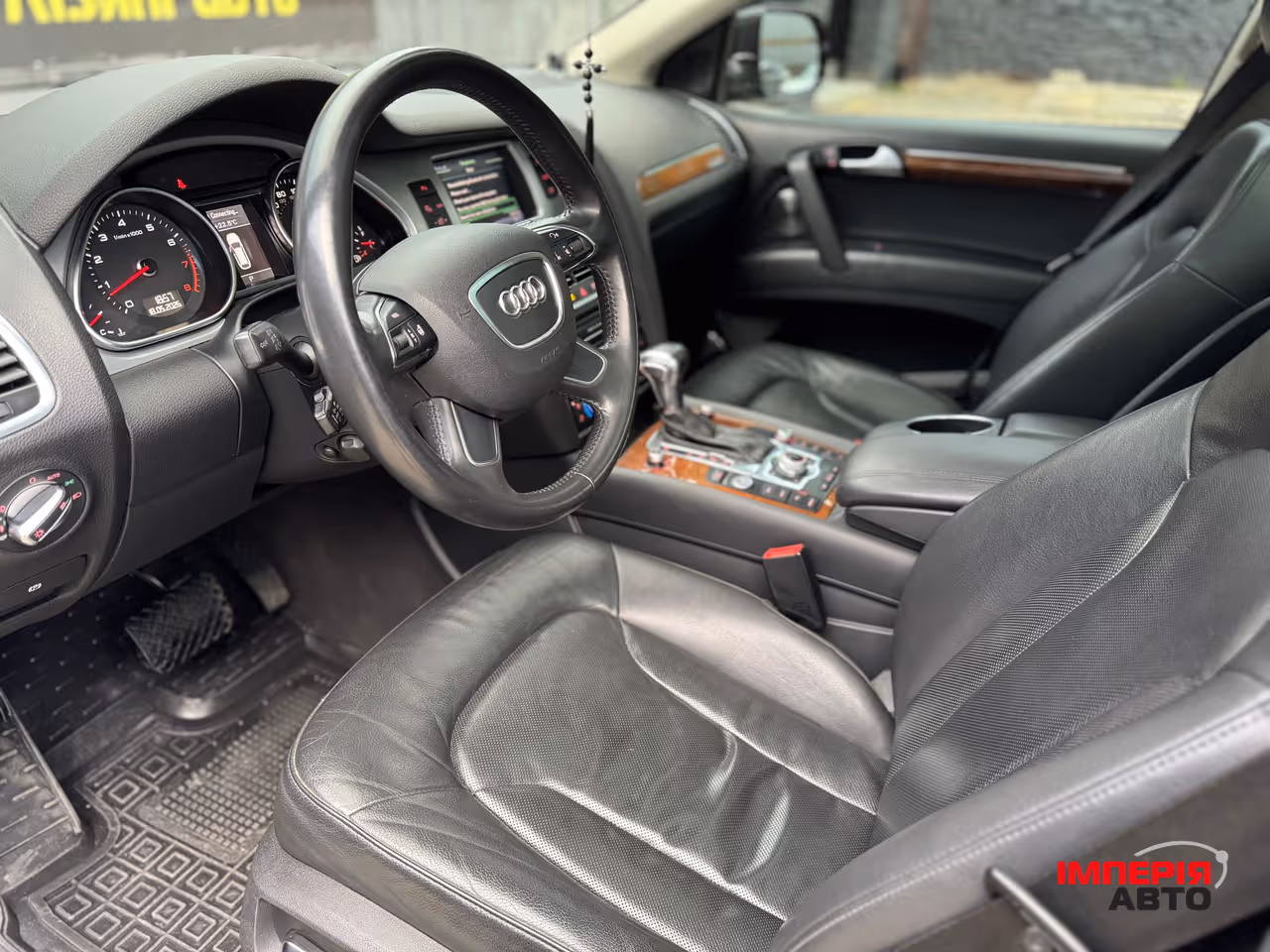 Audi Q7 - фото 7