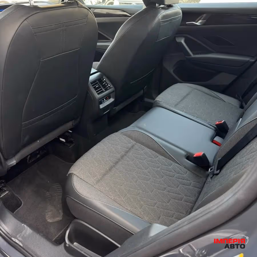 Volkswagen Tiguan - фото 6