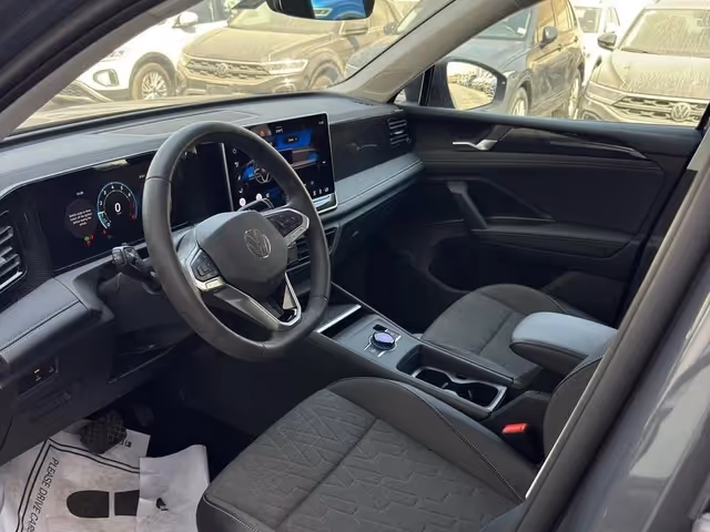 Volkswagen Tiguan - фото 5